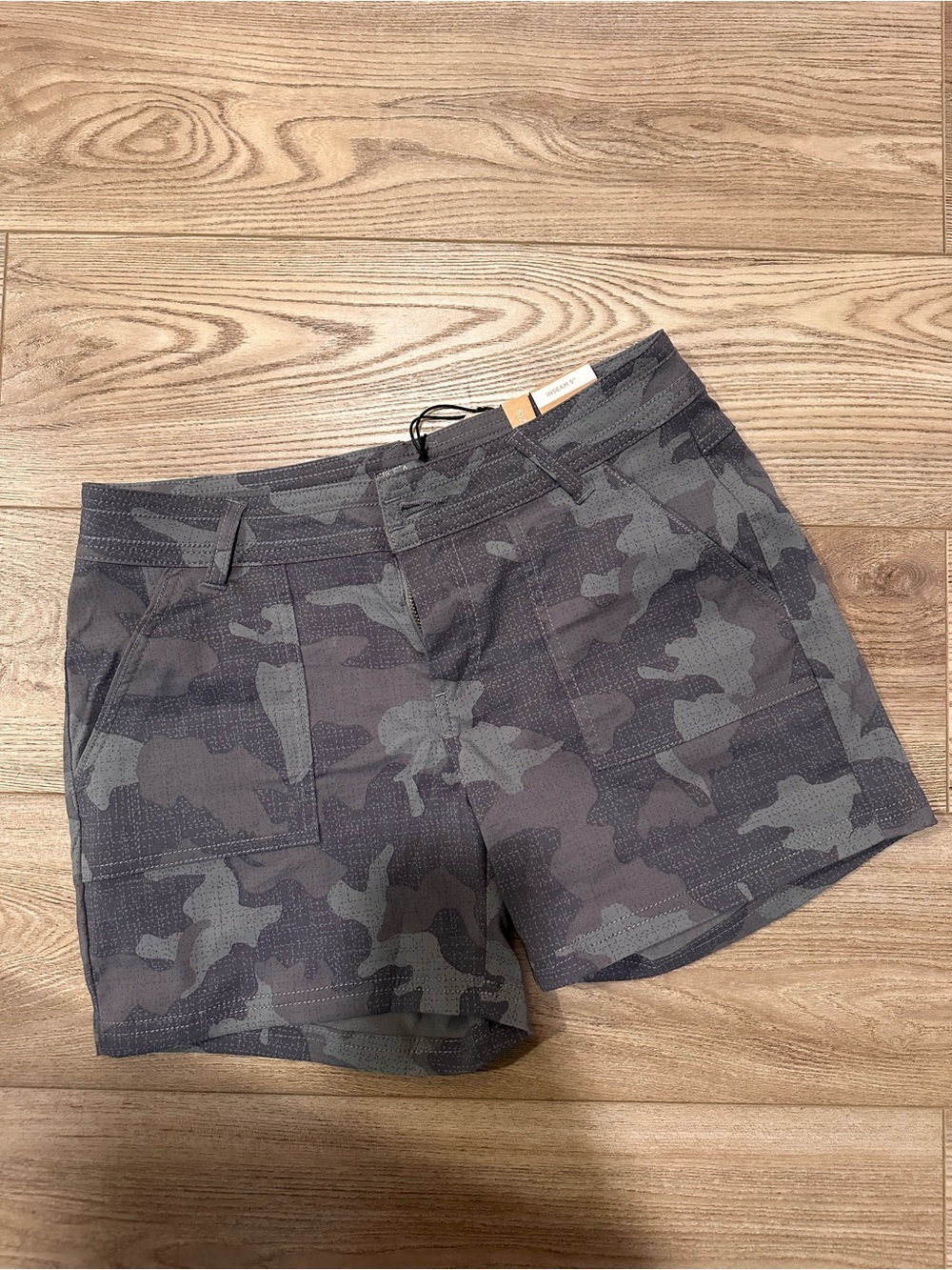 Prana Women’s Gray Camo Cargo Shorts